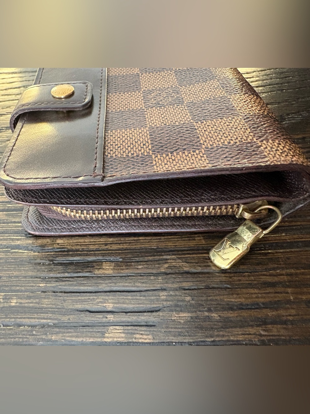 Louis Vuitton Wallet - Picture 5 of 11